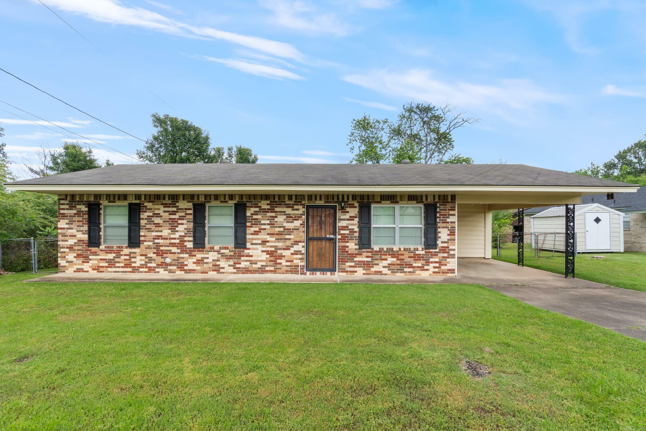 Property Photo:  502 Adams St Street  AR 72110 