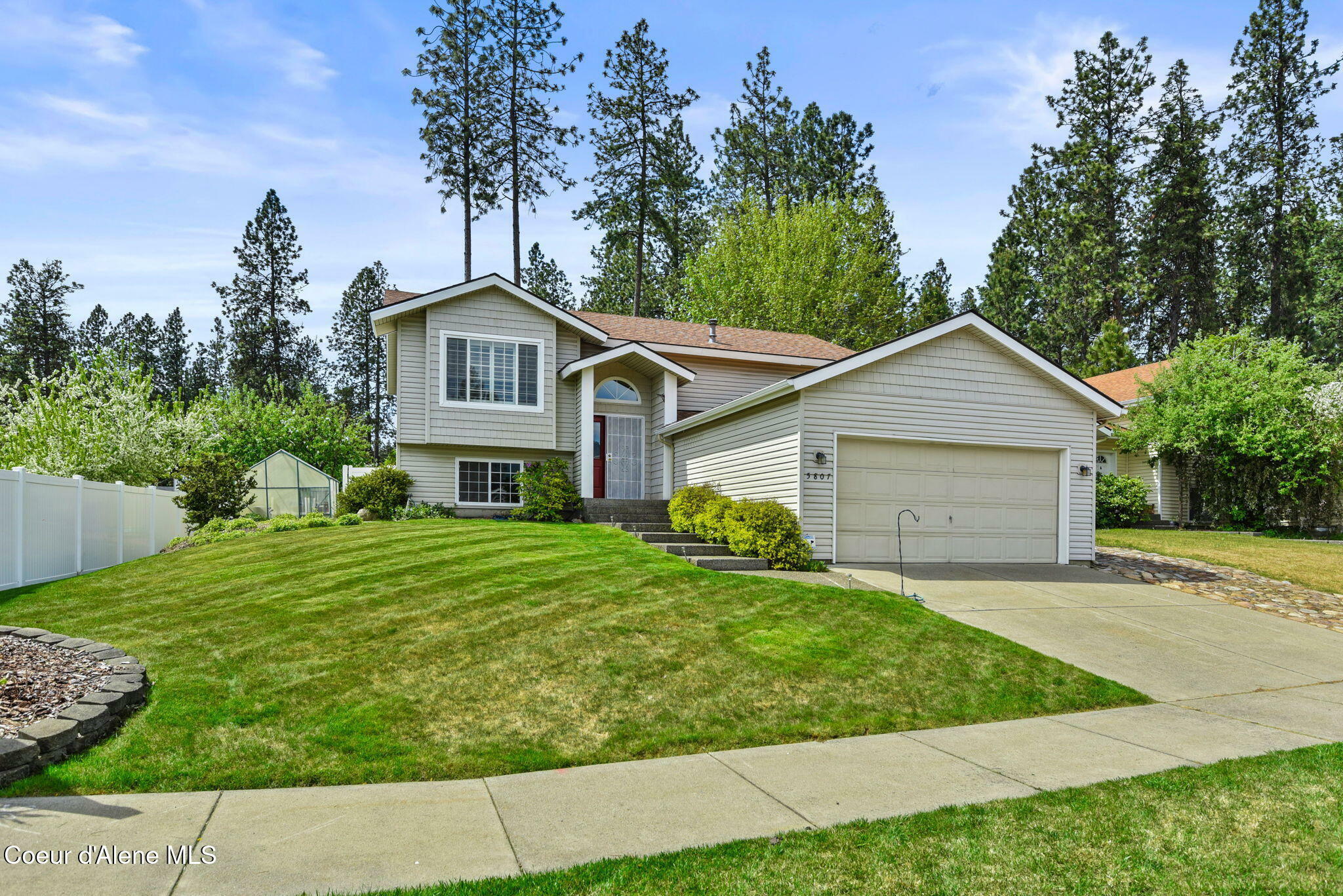 Property Photo: 5807 N Silver Pines Ct ID 83815