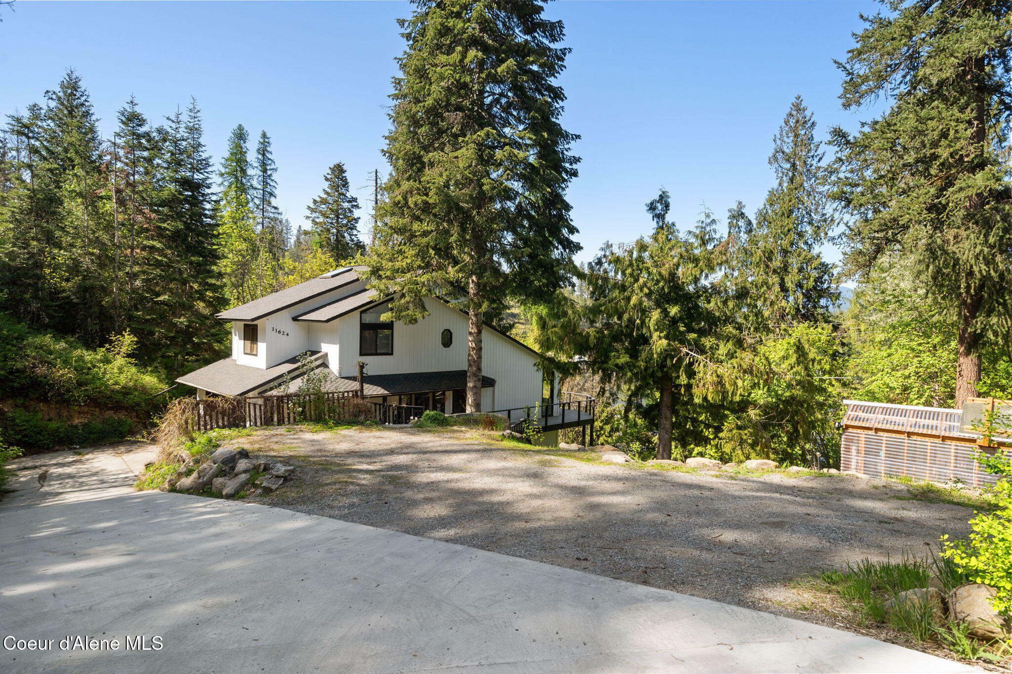 Property Photo: 11624 N West Newman Lake Dr WA 99025