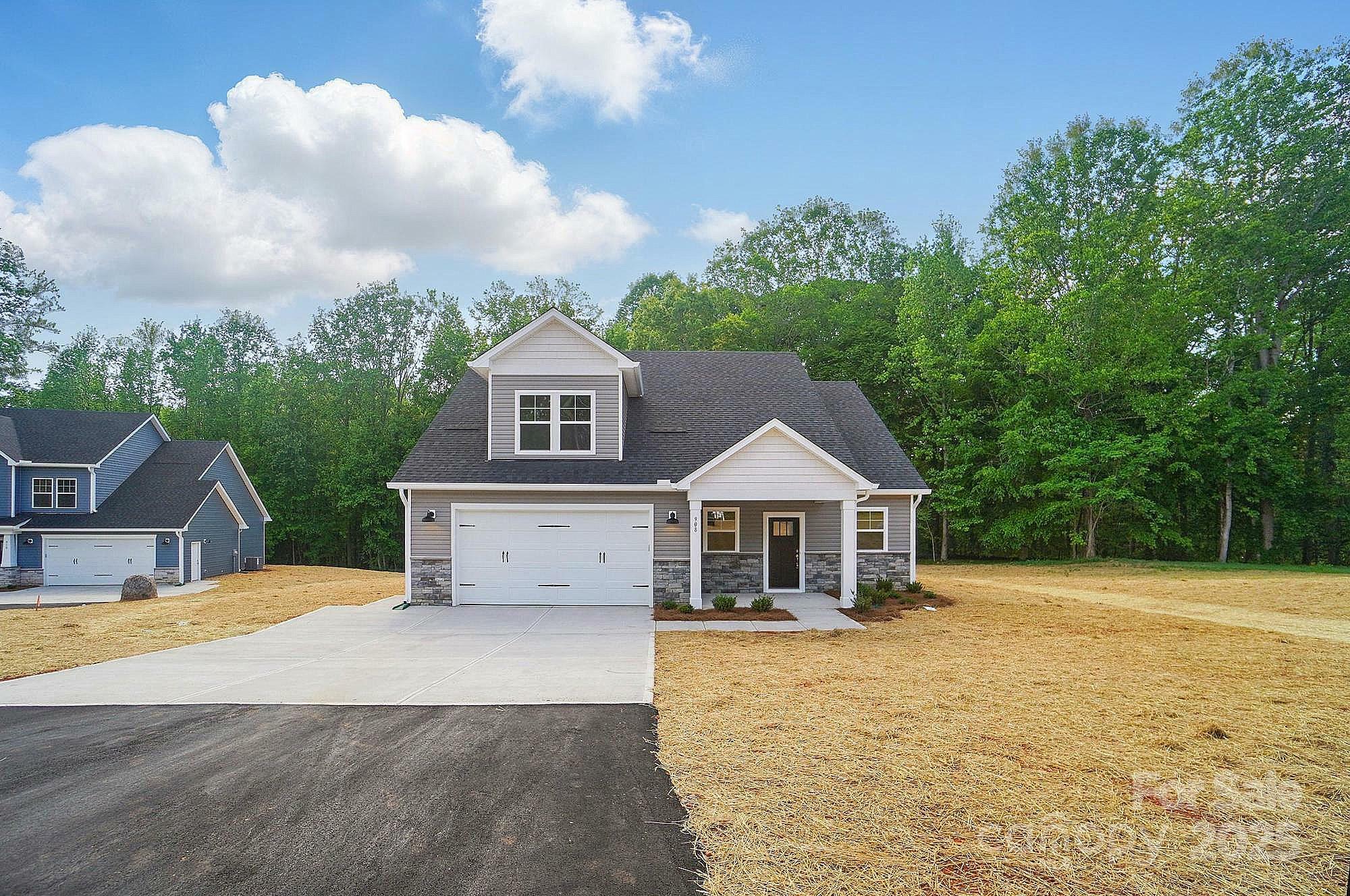 Property Photo: 908 Westminster Drive NC 28677
