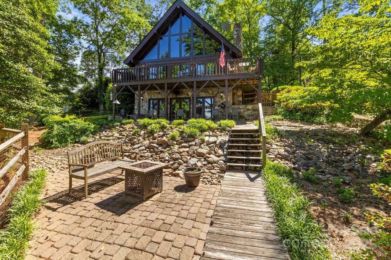 Property Photo: 9289 Azalea Road NC 28673