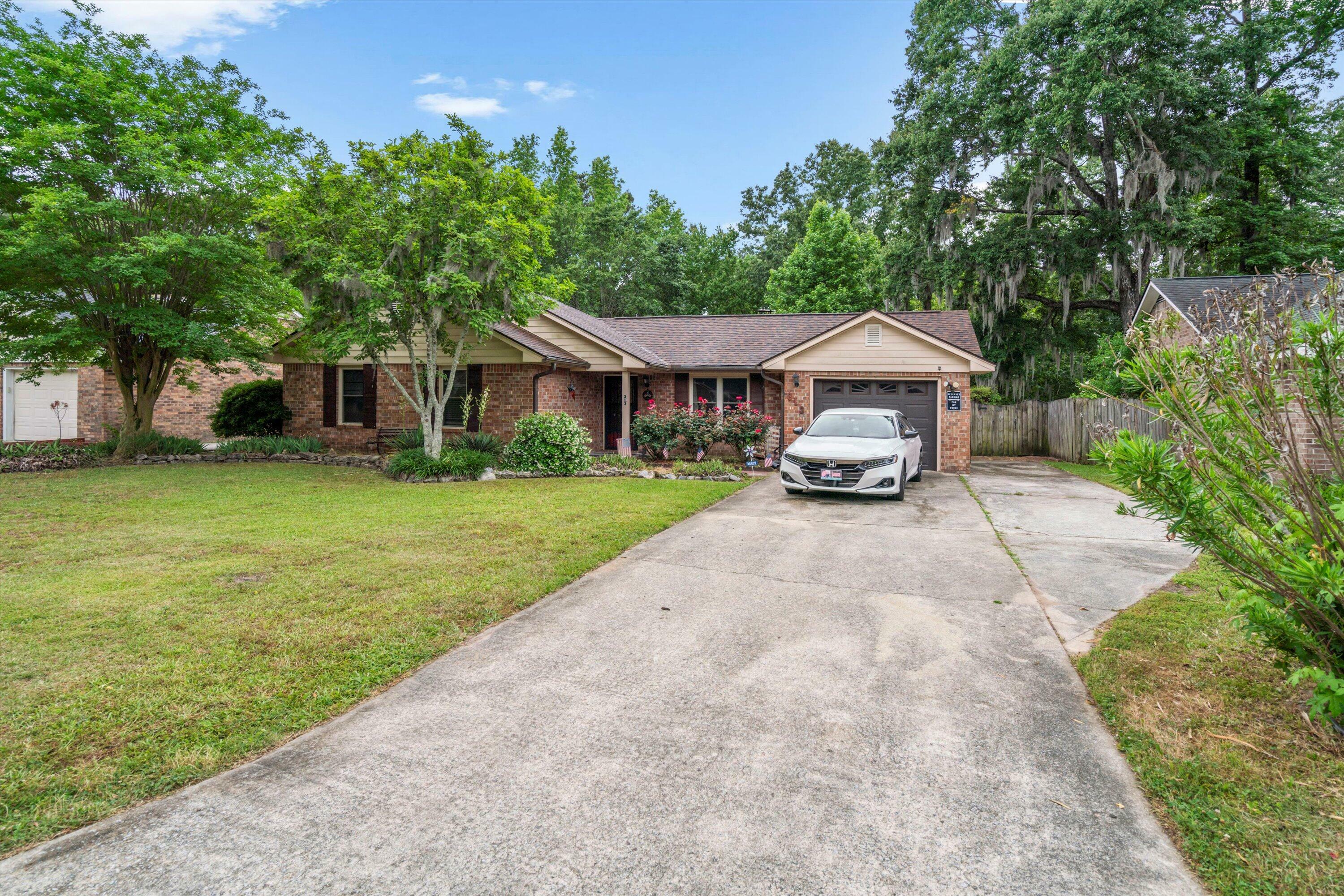 Property Photo: 313 Houston Drive SC 29456
