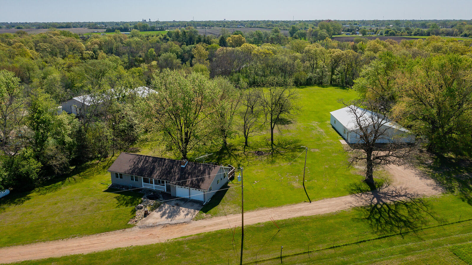 Property Photo: 1198 198th Road IA 50036