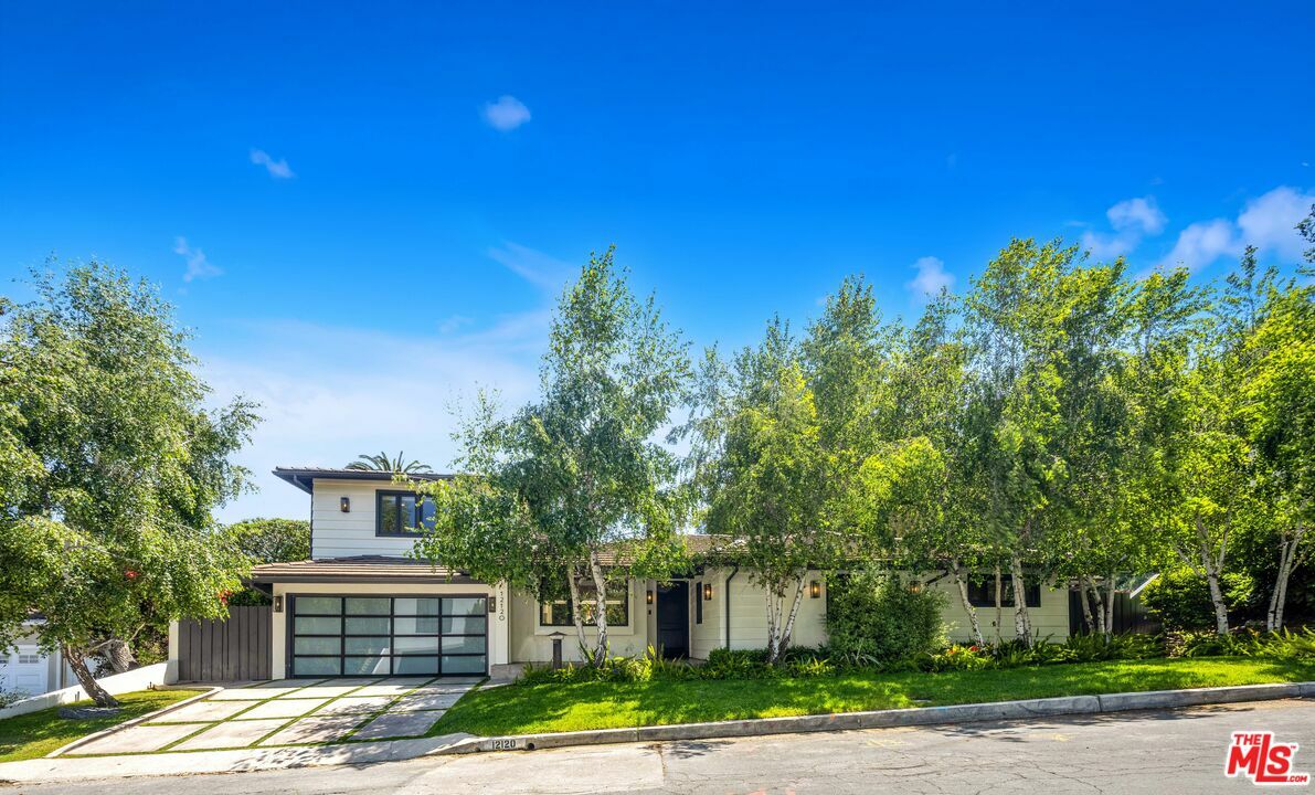 Property Photo:  12120 Travis St  CA 90049 