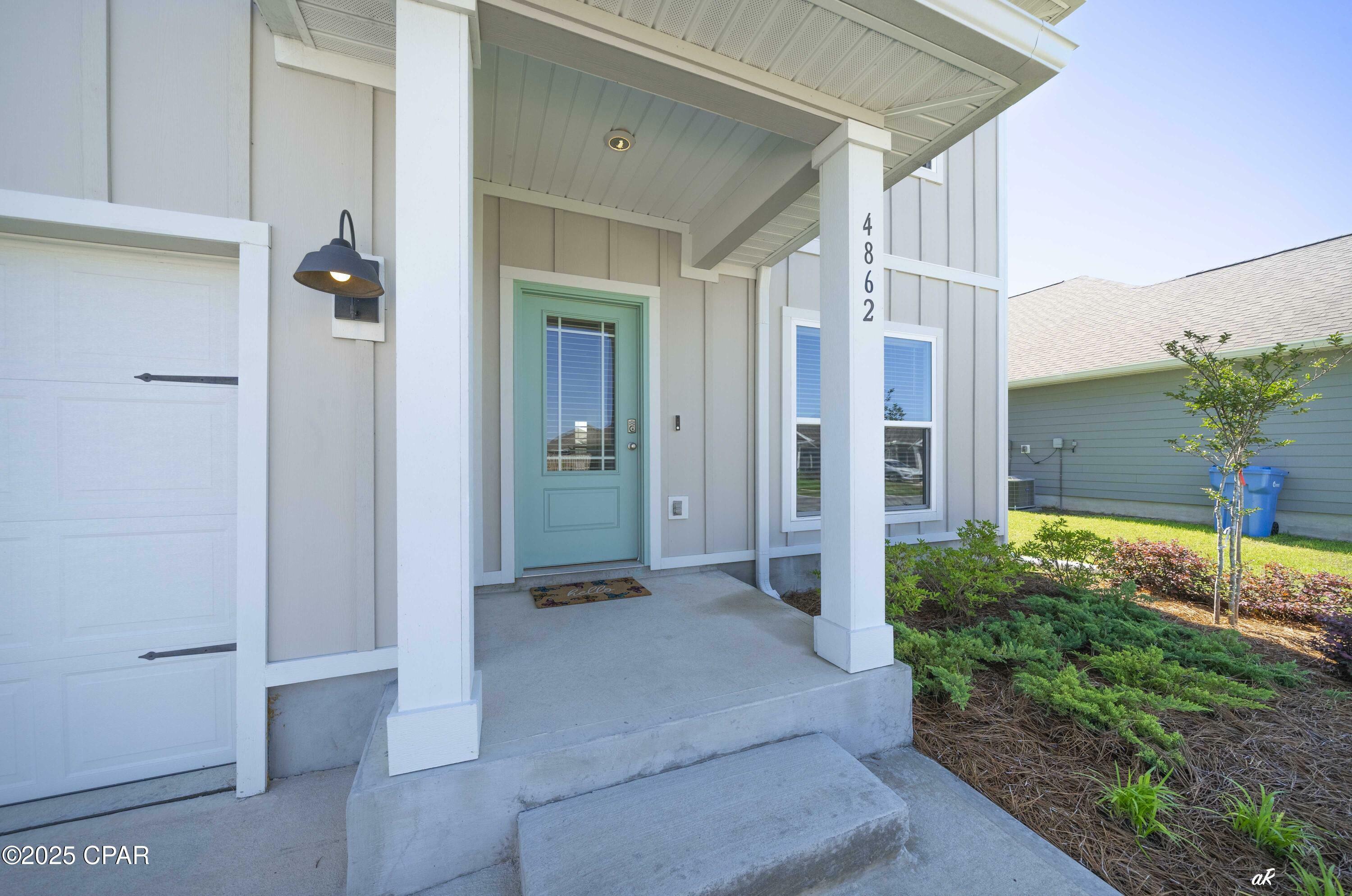 Property Photo: 4862 Sweetspire Drive FL 32404