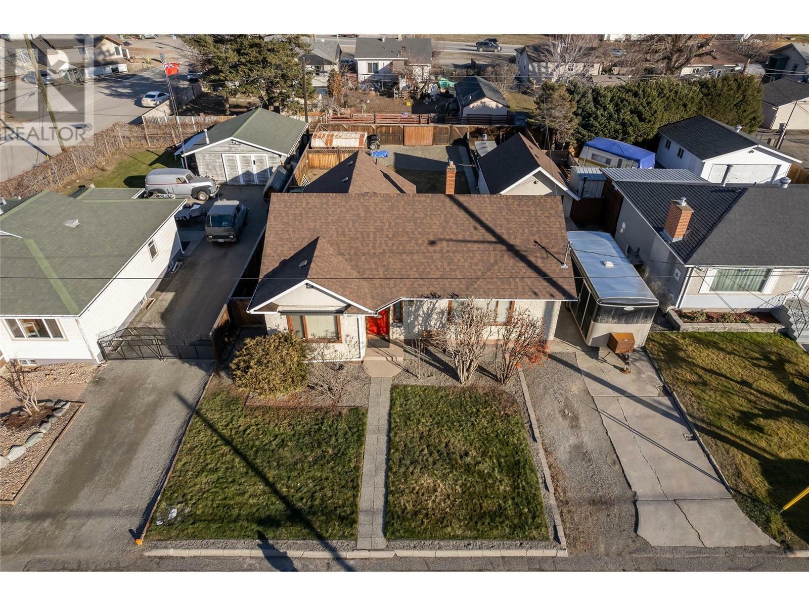 Property Photo: 550 Linden Avenue BC V2B 2N6