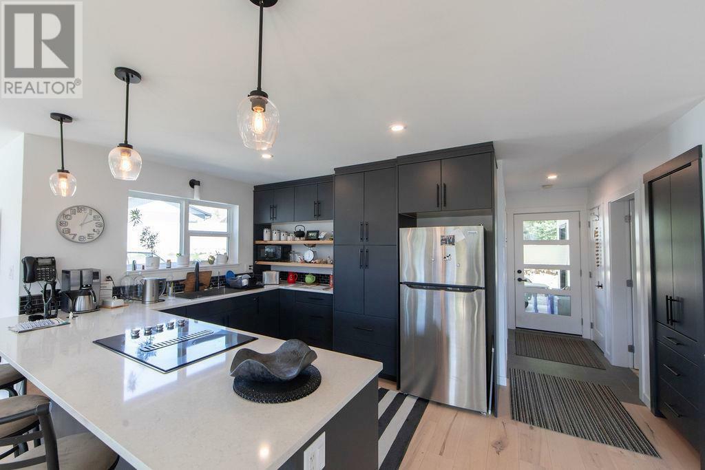 Property Photo: 215 Cotswold Road BC V0G 1R0