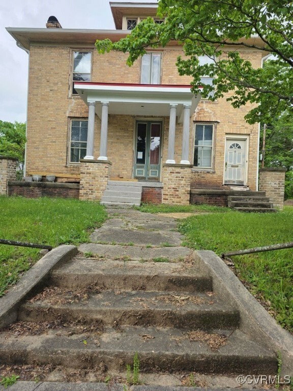 Property Photo: 224 S Jefferson Street VA 23803