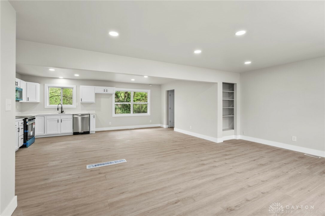 Property Photo: 721 E 3rd Street OH 45385