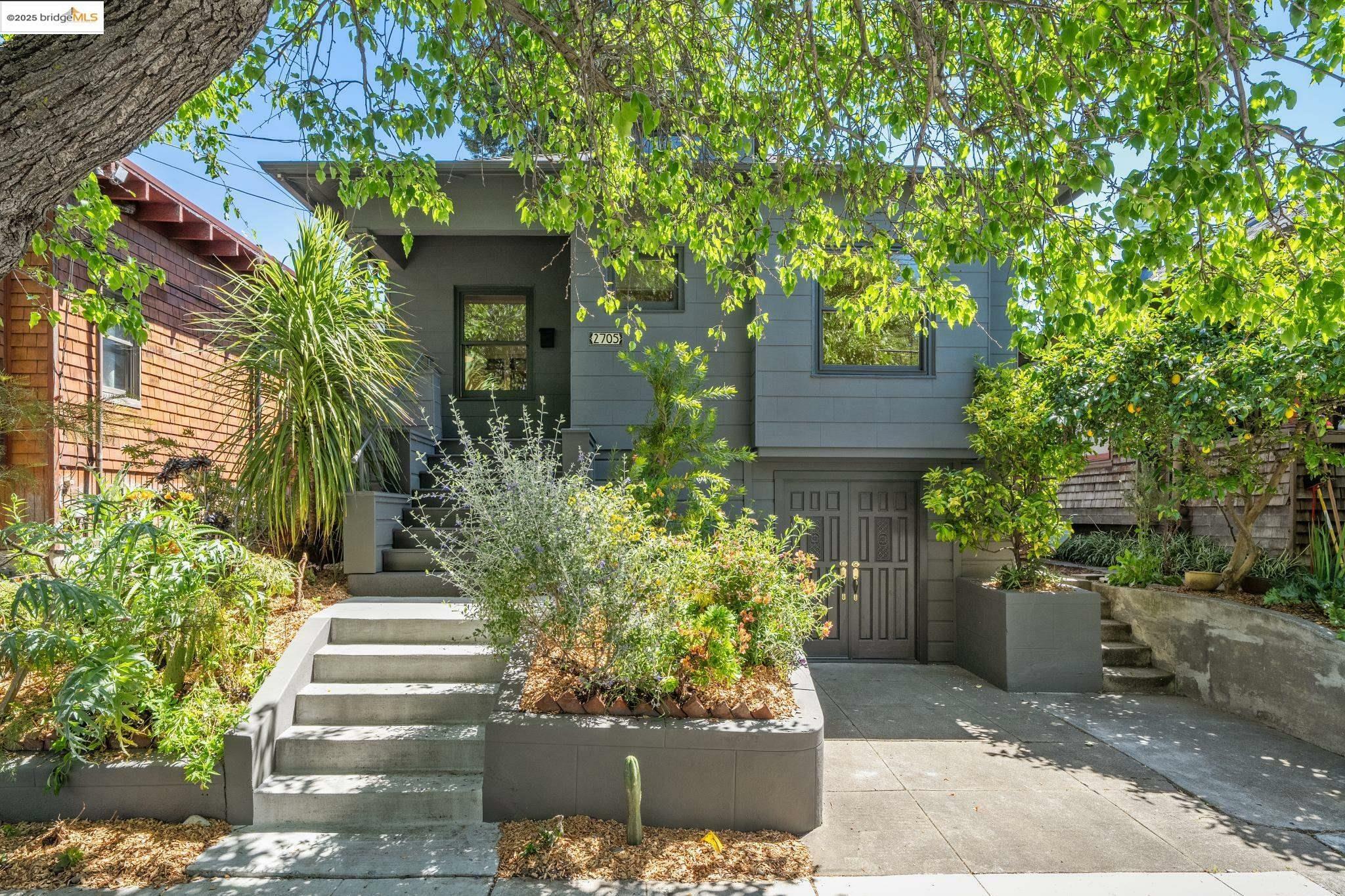 Property Photo:  2705 Mathews St  CA 94702 