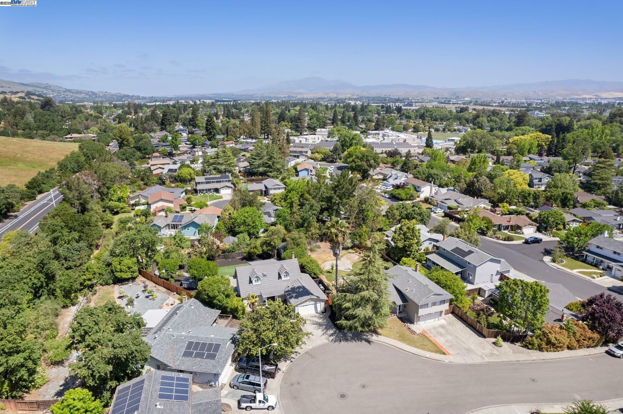 Property Photo: 7963 Cherrywood Ct CA 94588
