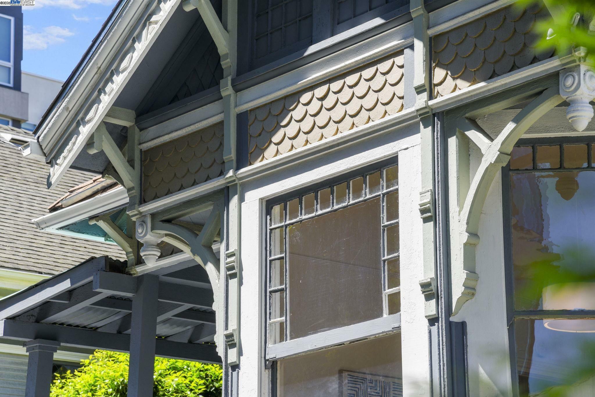 Property Photo: 2349 Waverly St CA 94612