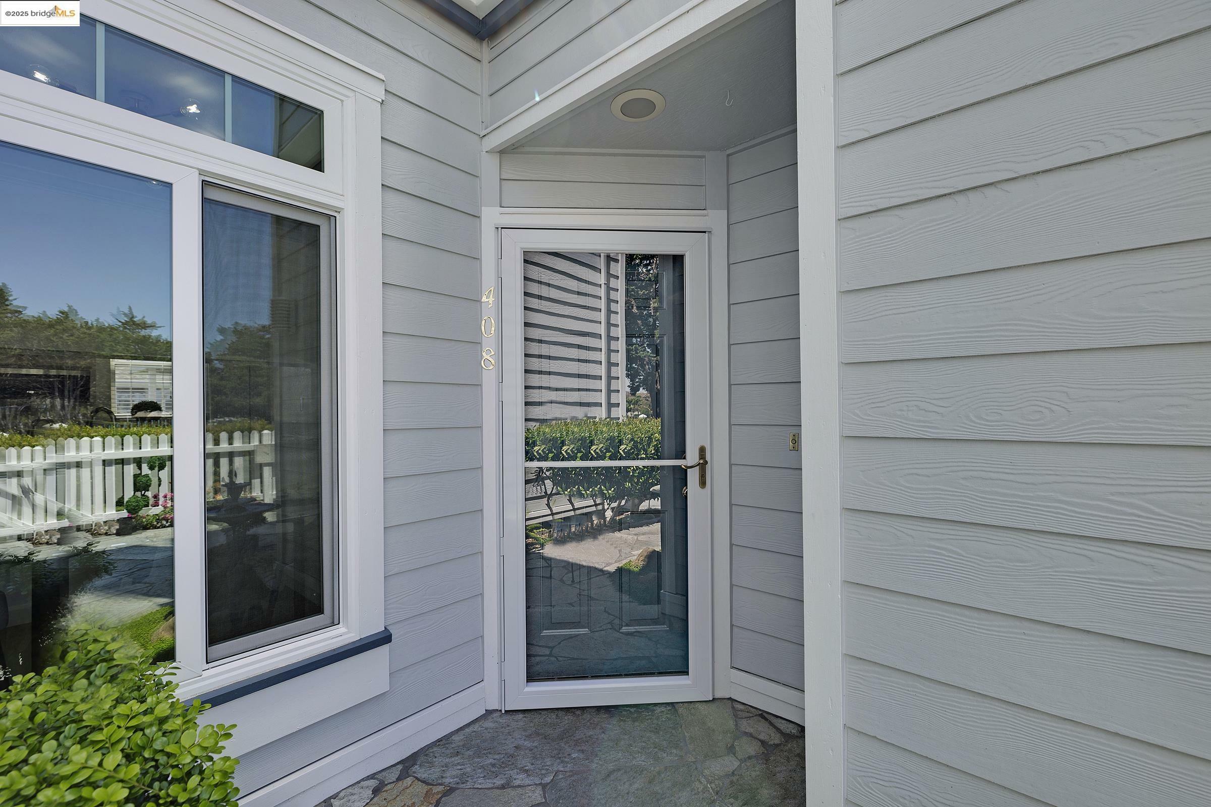 Property Photo: 408 Commodore Dr CA 94804