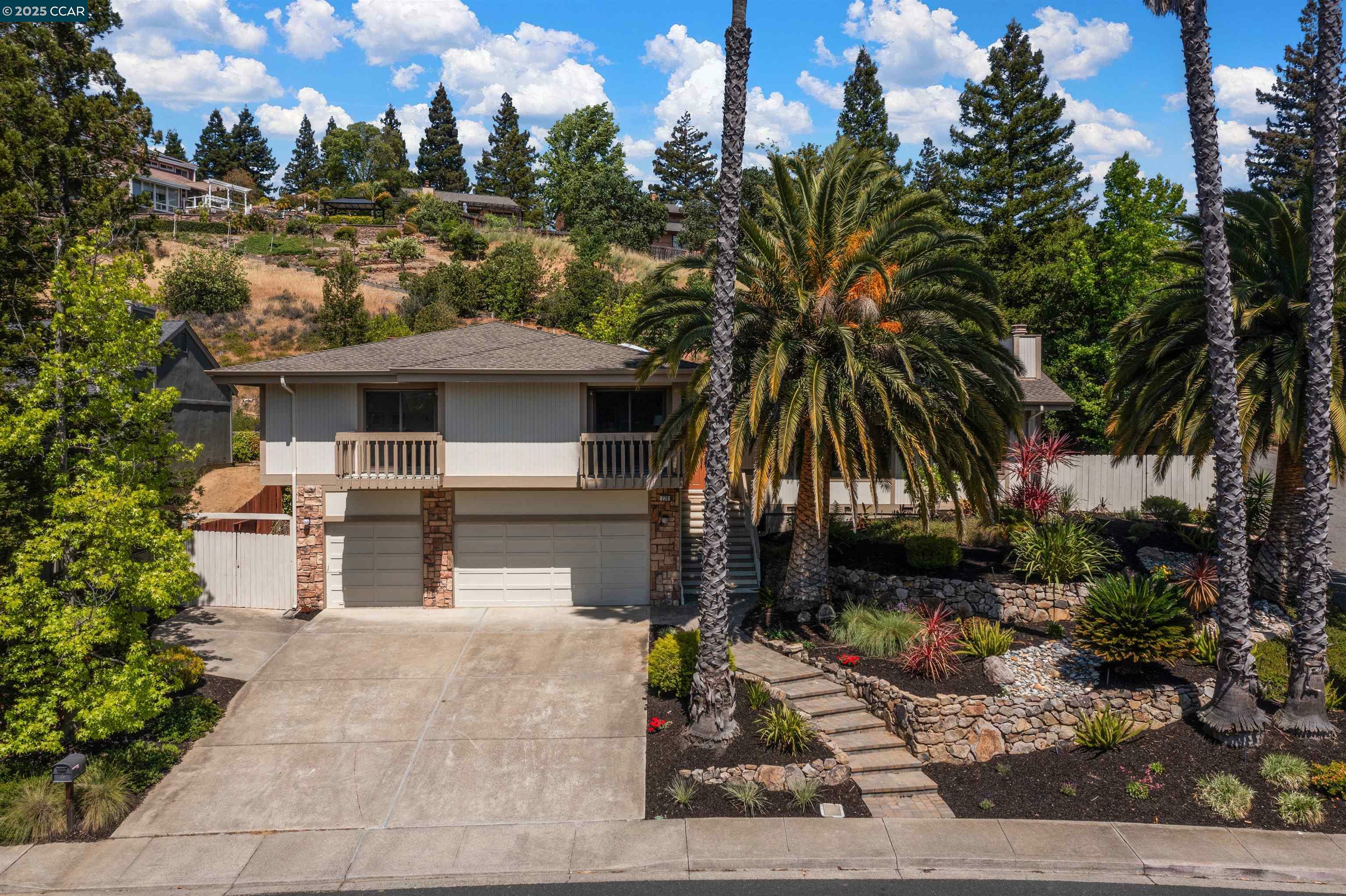 Property Photo: 220 Devonshire Ct CA 94523