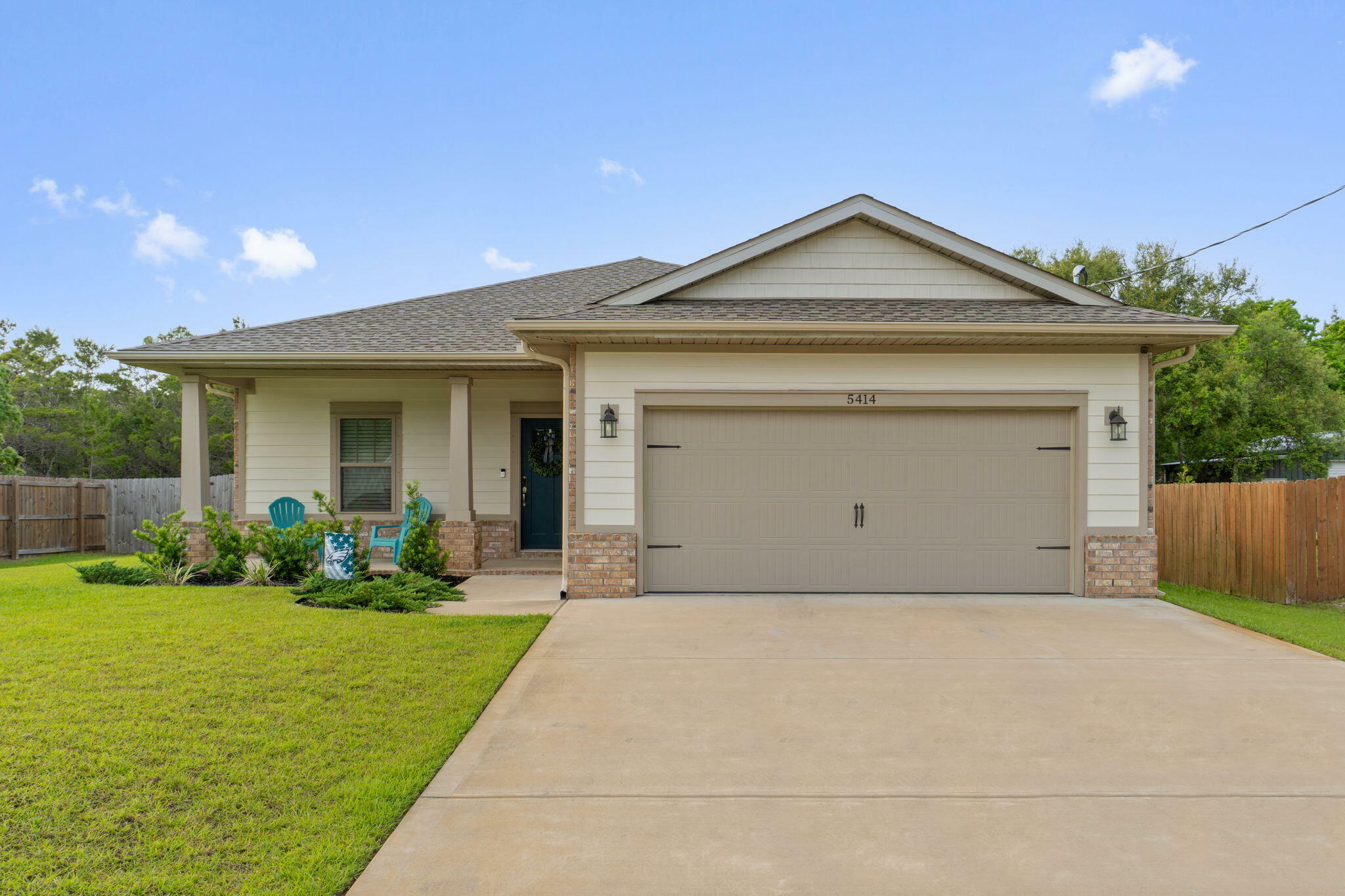 Property Photo: 5414 Harmony Lane FL 32563