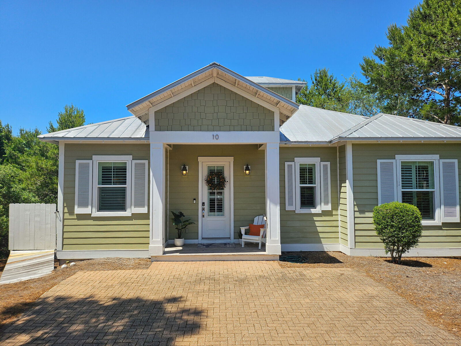 Property Photo: 10 Gulfview Way FL 32459