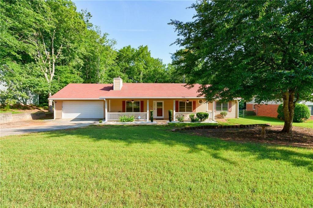 Property Photo: 1420 Hillside Place SE GA 30094