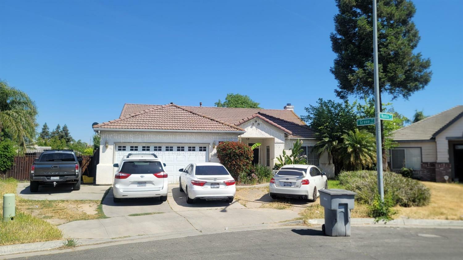 Property Photo: 2485 S Manila Avenue CA 93727