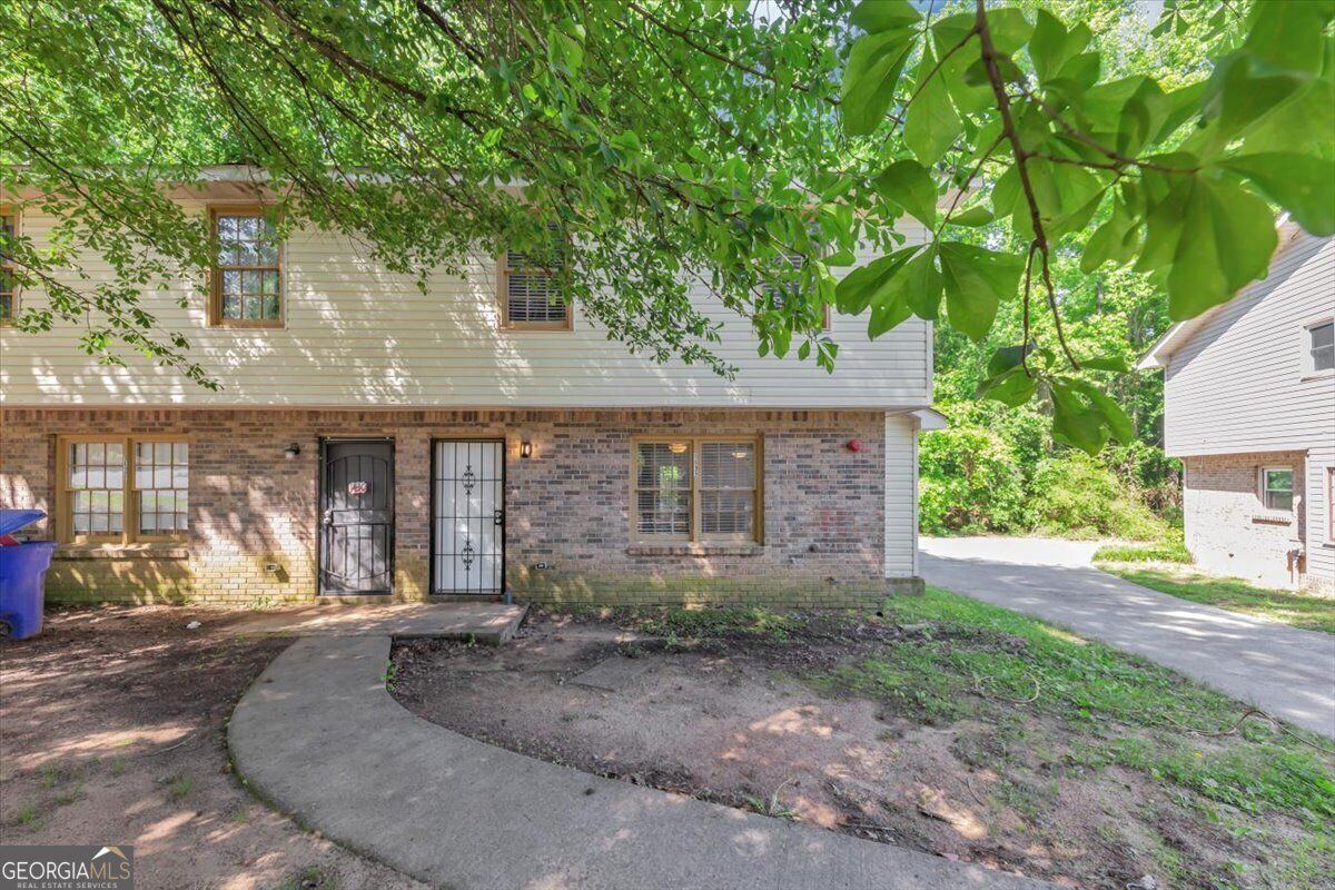 Property Photo: 1432 Forest Villa Drive NW GA 30012