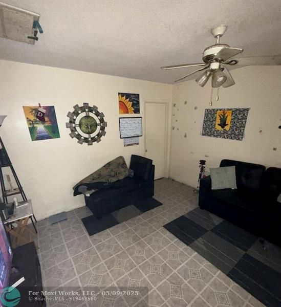 Property Photo: 5805 Lincoln St FL 33021