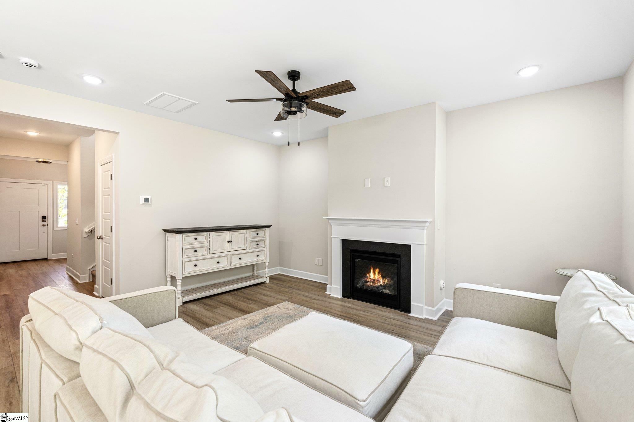 Property Photo: 304 Ridgepark Lane SC 29607