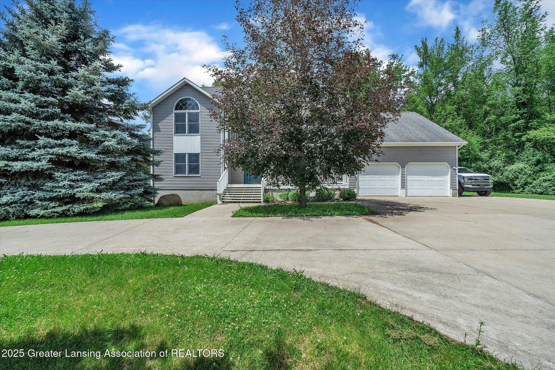 Property Photo: 1900 W Grand River Road MI 48857