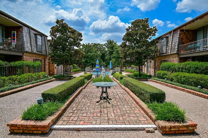 Property Photo:  5353 Institute Lane 12  TX 77005 