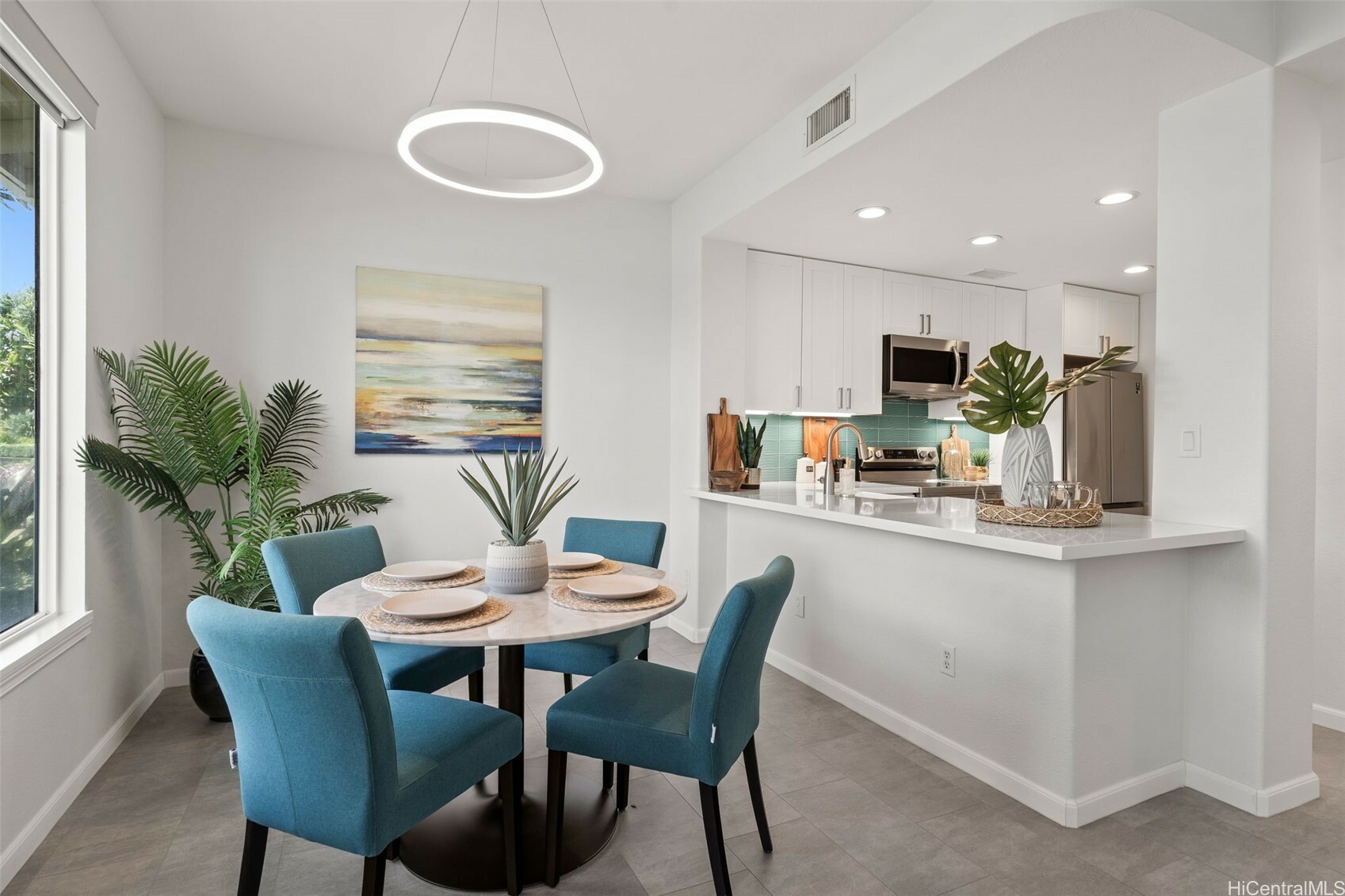 Property Photo: 520 Lunalilo Home Road V1406 HI 96825