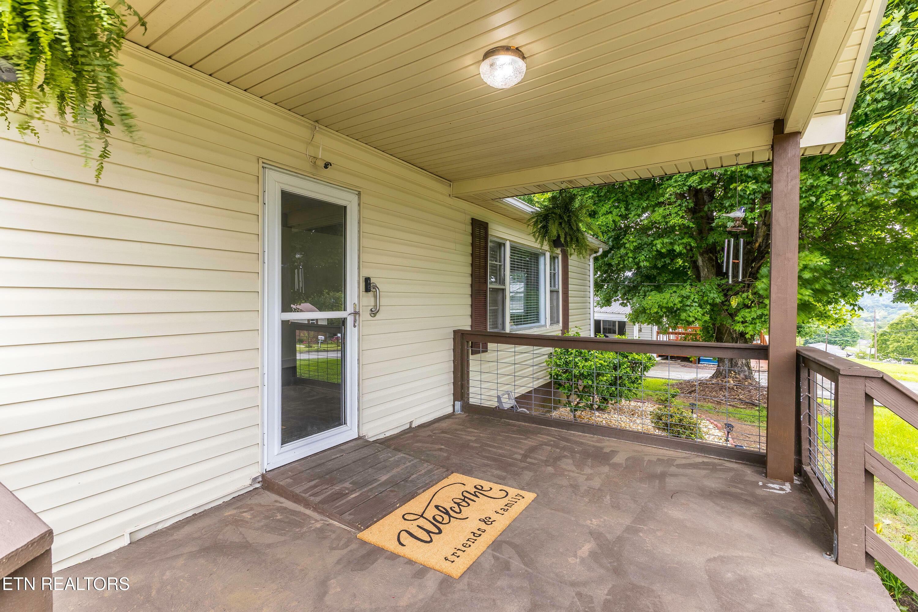 Property Photo: 114 Buena Vista Ave TN 37874