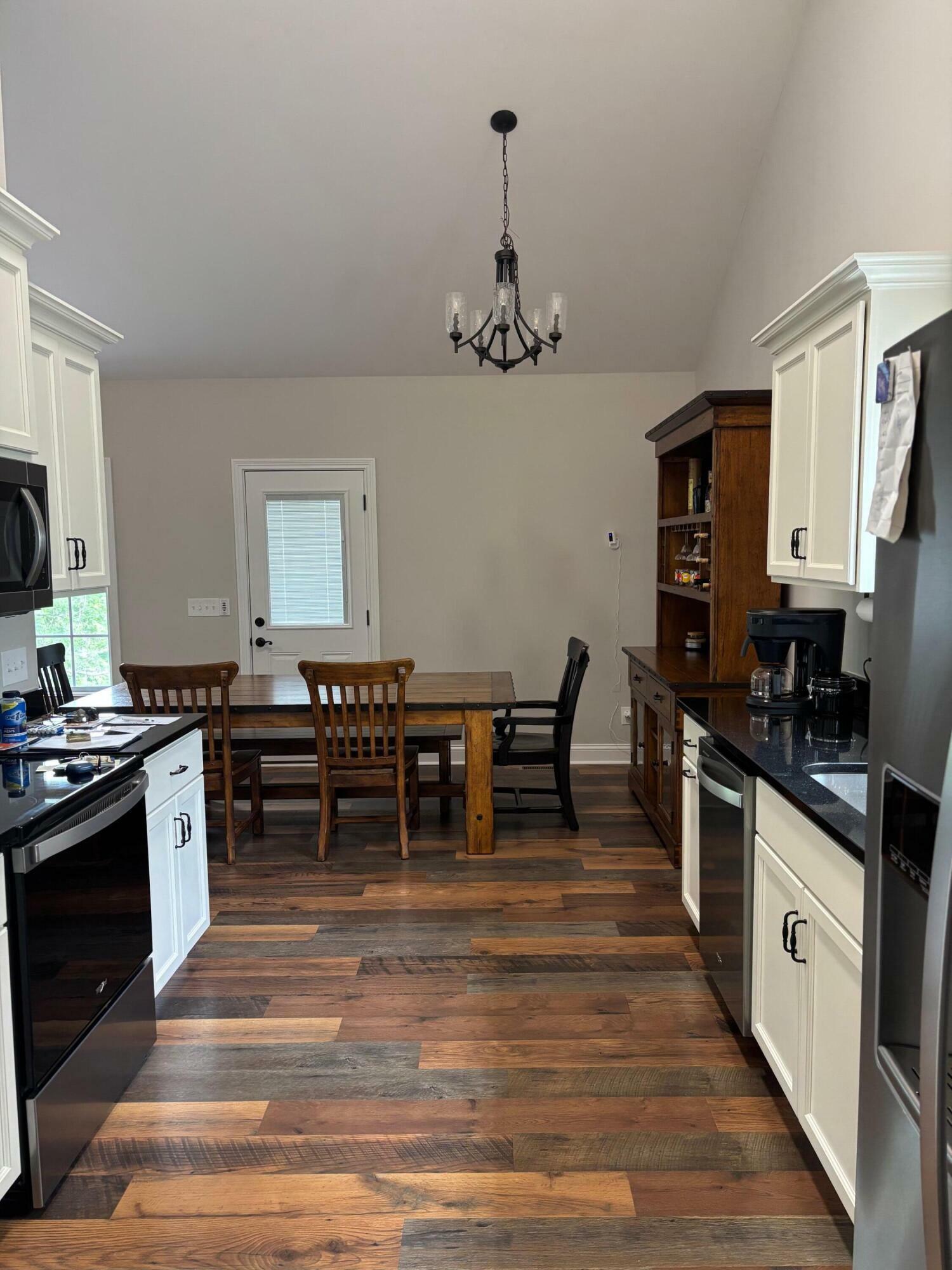 Property Photo: 875 Ridgeview Drive KY 40601