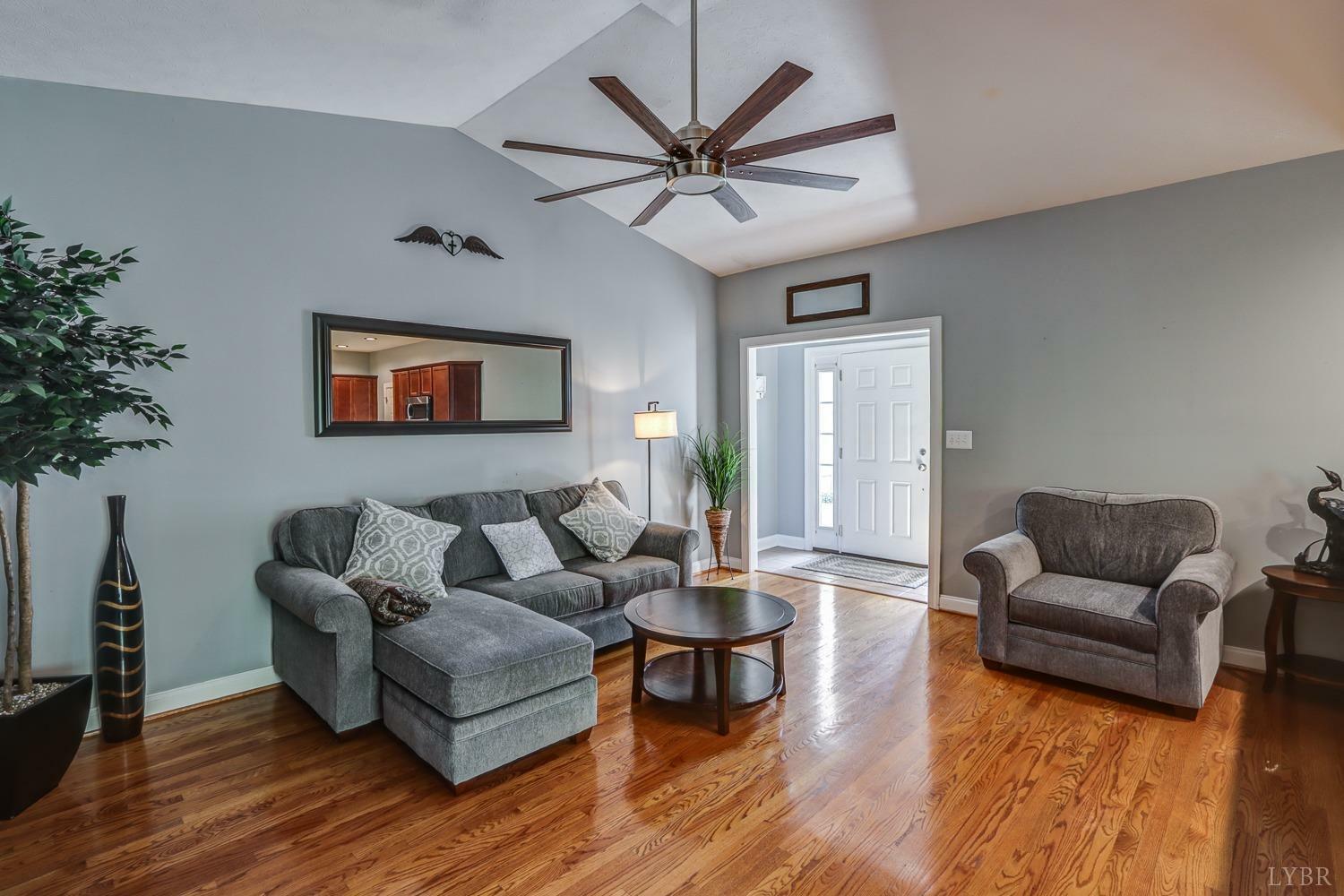 Property Photo: 206 Bella Court VA 24502
