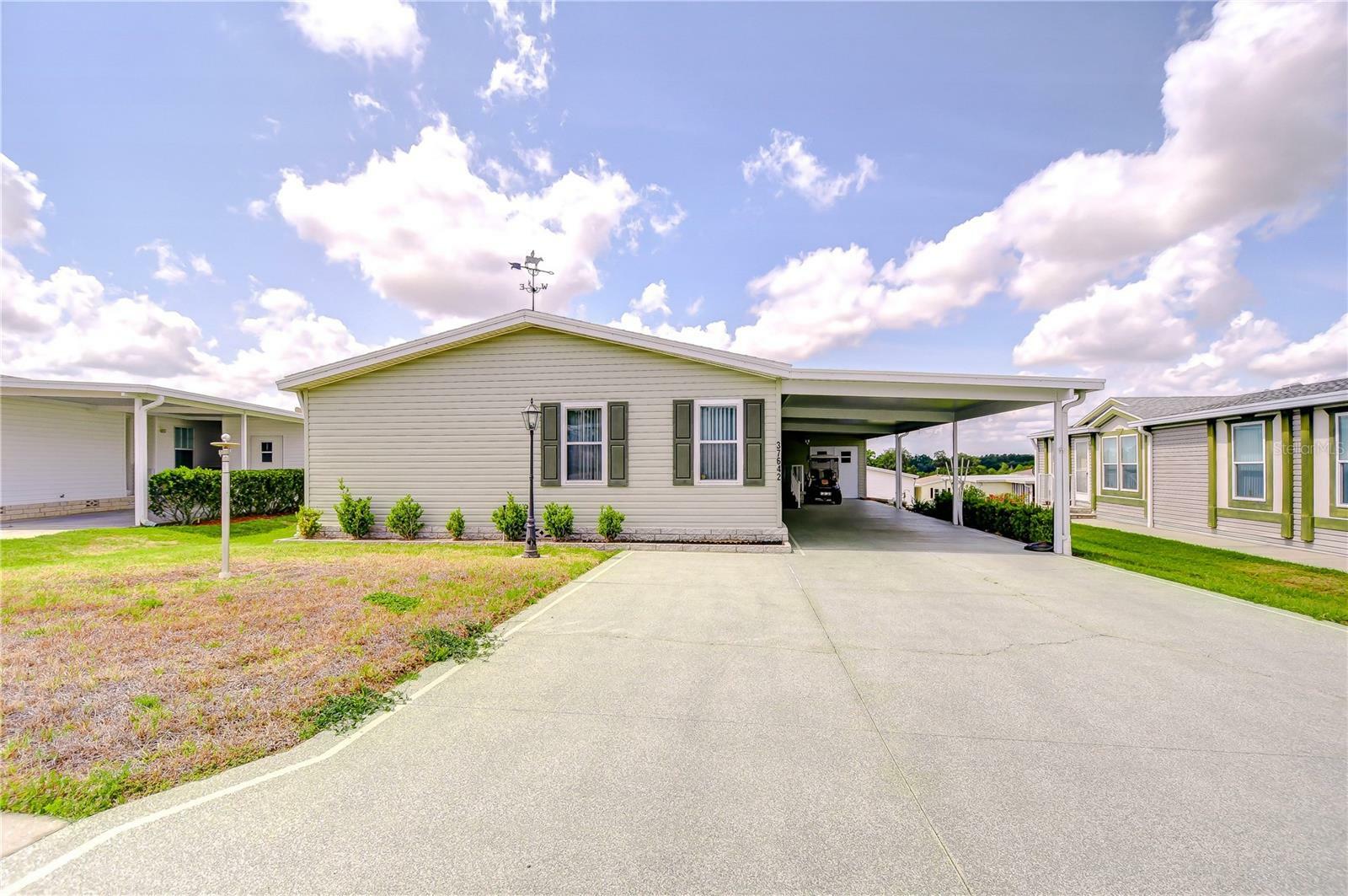 Property Photo: 37642 Landis Avenue FL 33541