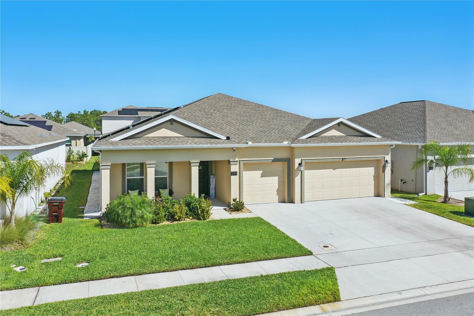 Property Photo: 588 Hitch Loop FL 34769