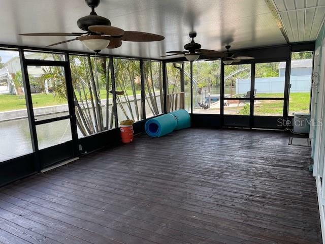 Property Photo:  10922 Park Drive  FL 33569 