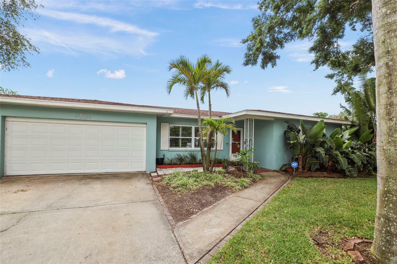 Property Photo: 811 Woodley Road FL 33764
