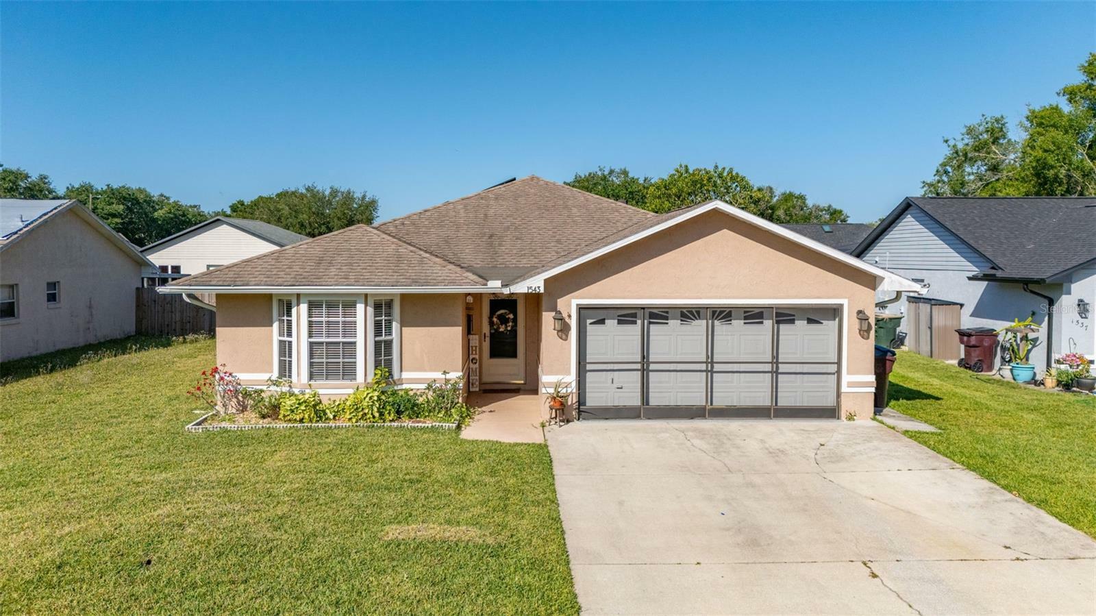 Property Photo: 1543 Reade Circle FL 34772
