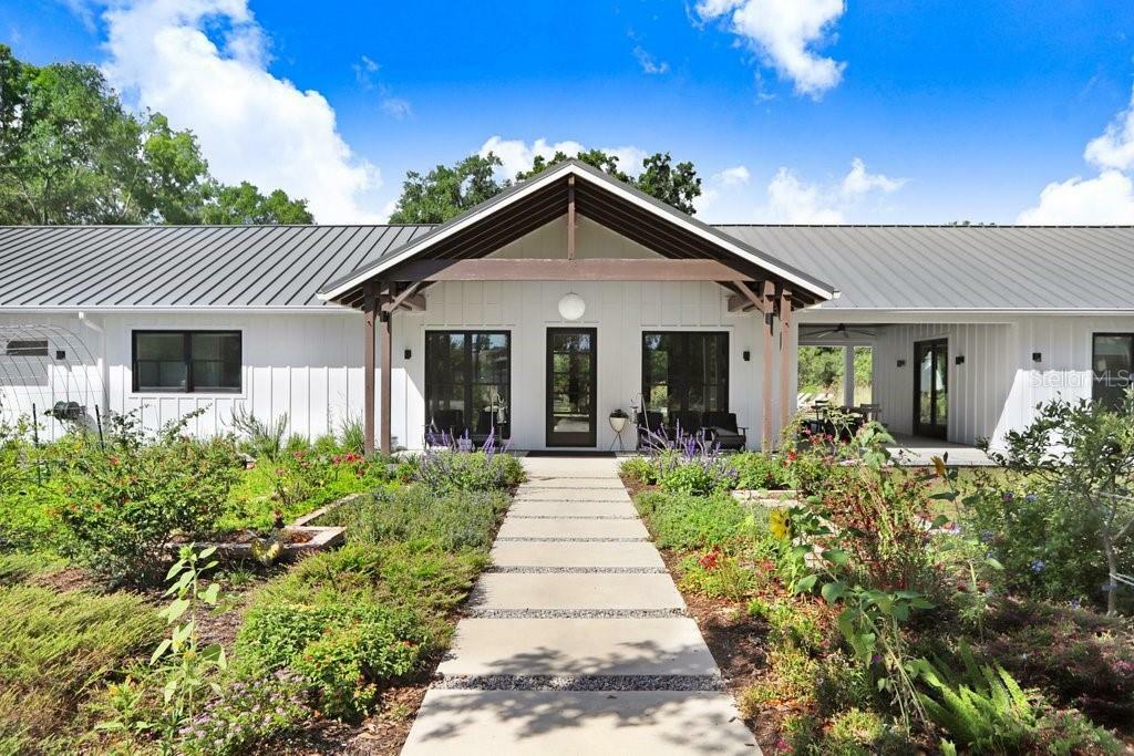 Property Photo: 3440 Crenshaw Lake Road FL 33548