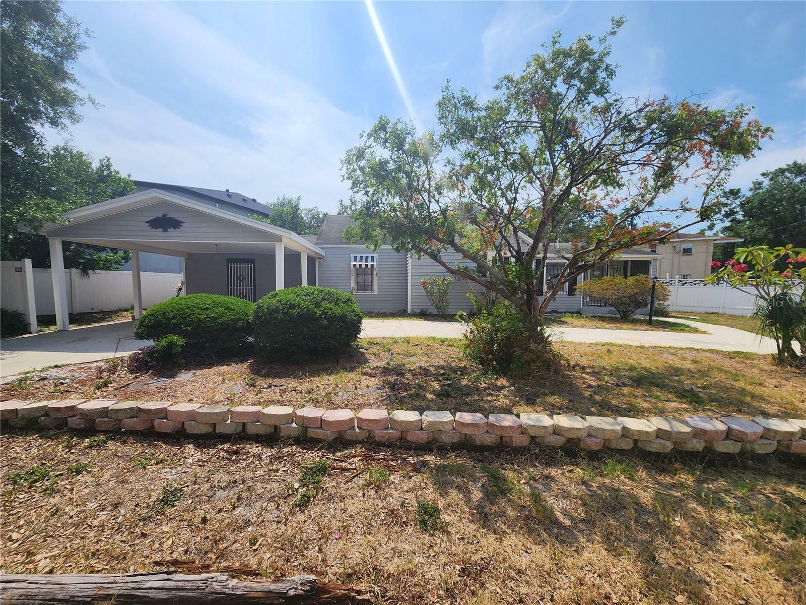 Property Photo: 116 S Arrawana Avenue FL 33609