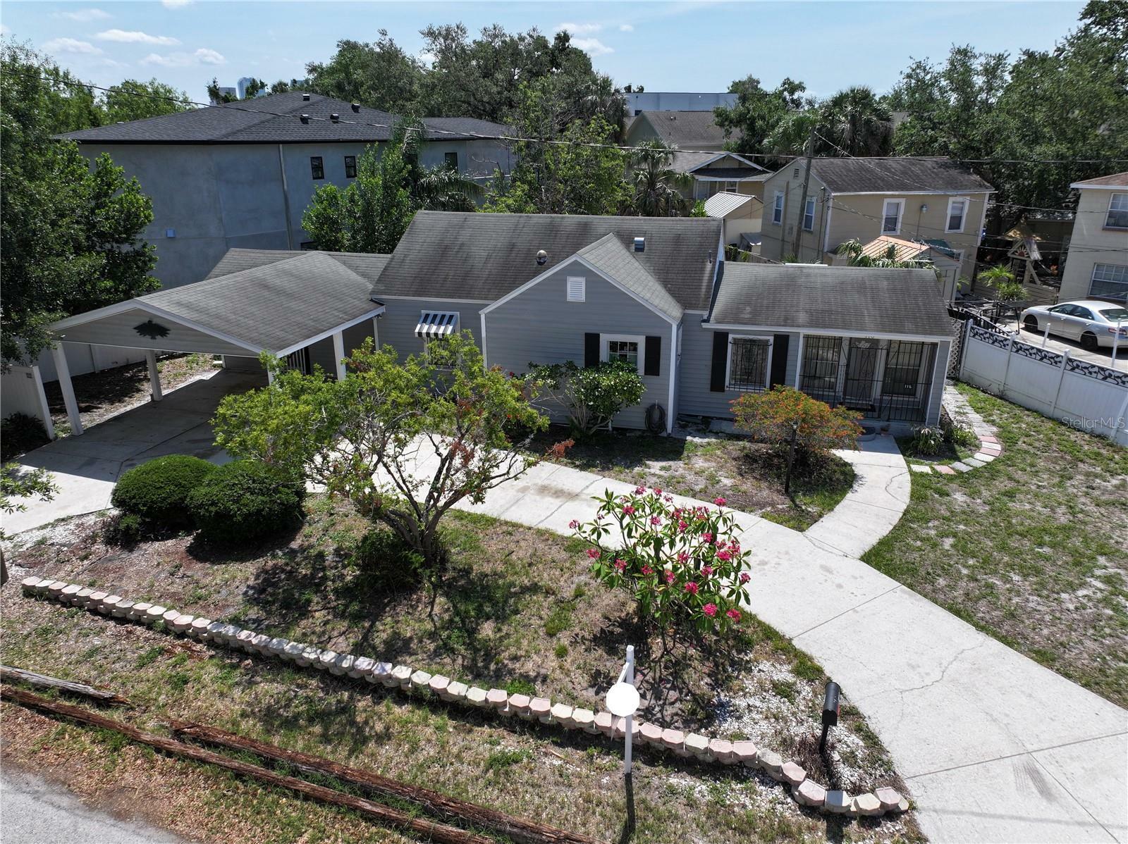 Property Photo: 116 S Arrawana Avenue FL 33609