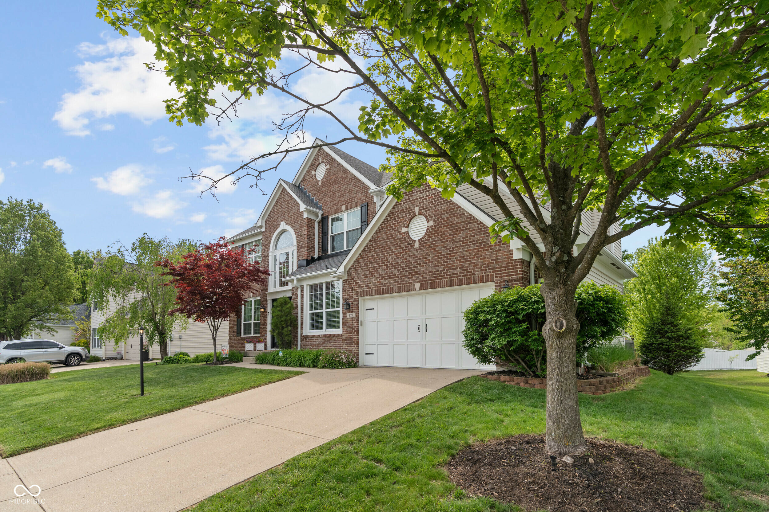 Property Photo: 828 Breaside Lane IN 46143