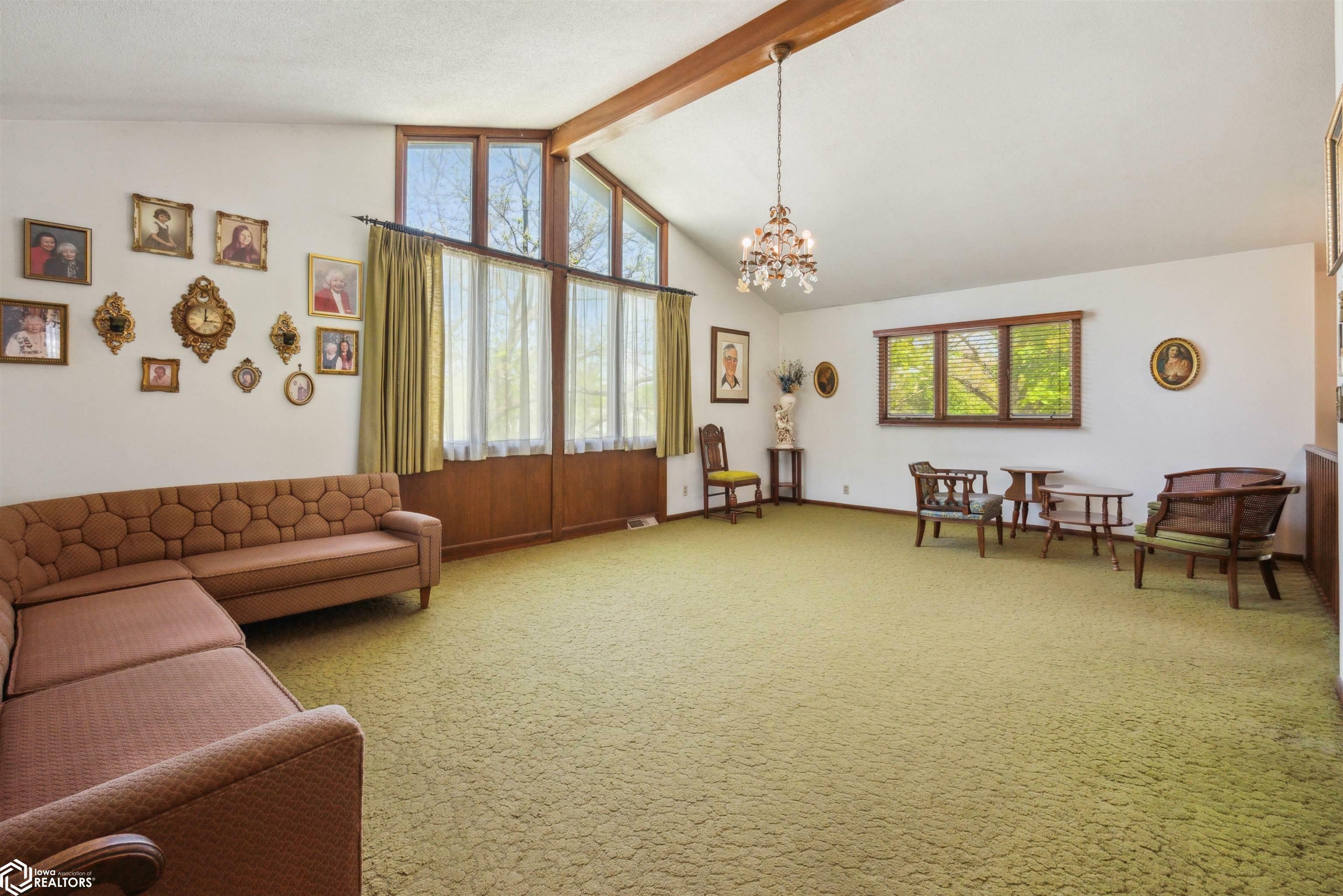 Property Photo: 620 Highview Street IA 50201