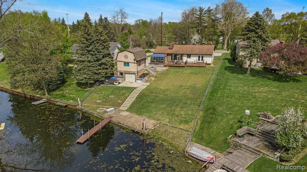 13386 N Fenton Road  Fenton MI 48430 1176 photo