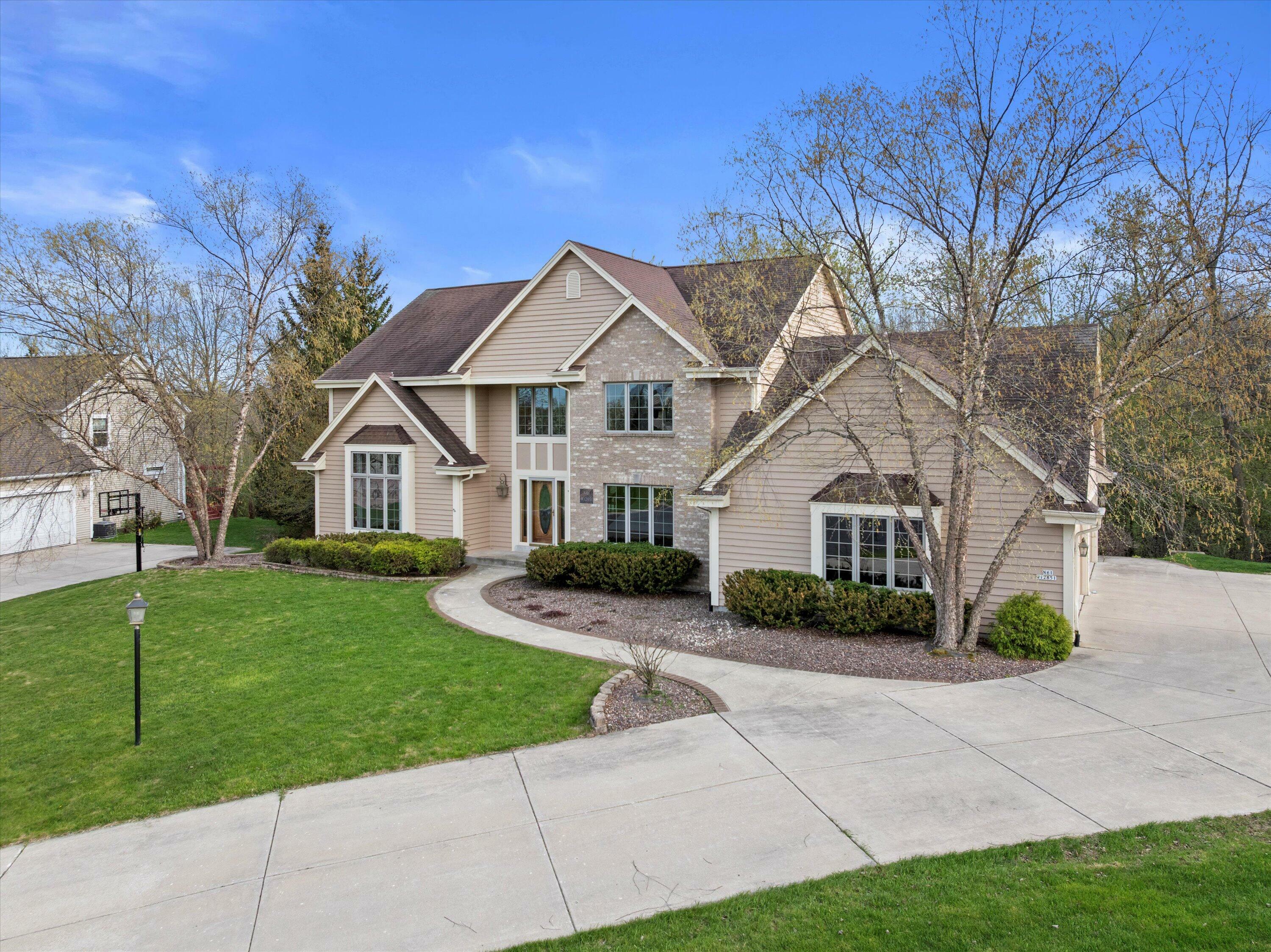 Property Photo: N61w12851 Hemlock Ct WI 53051
