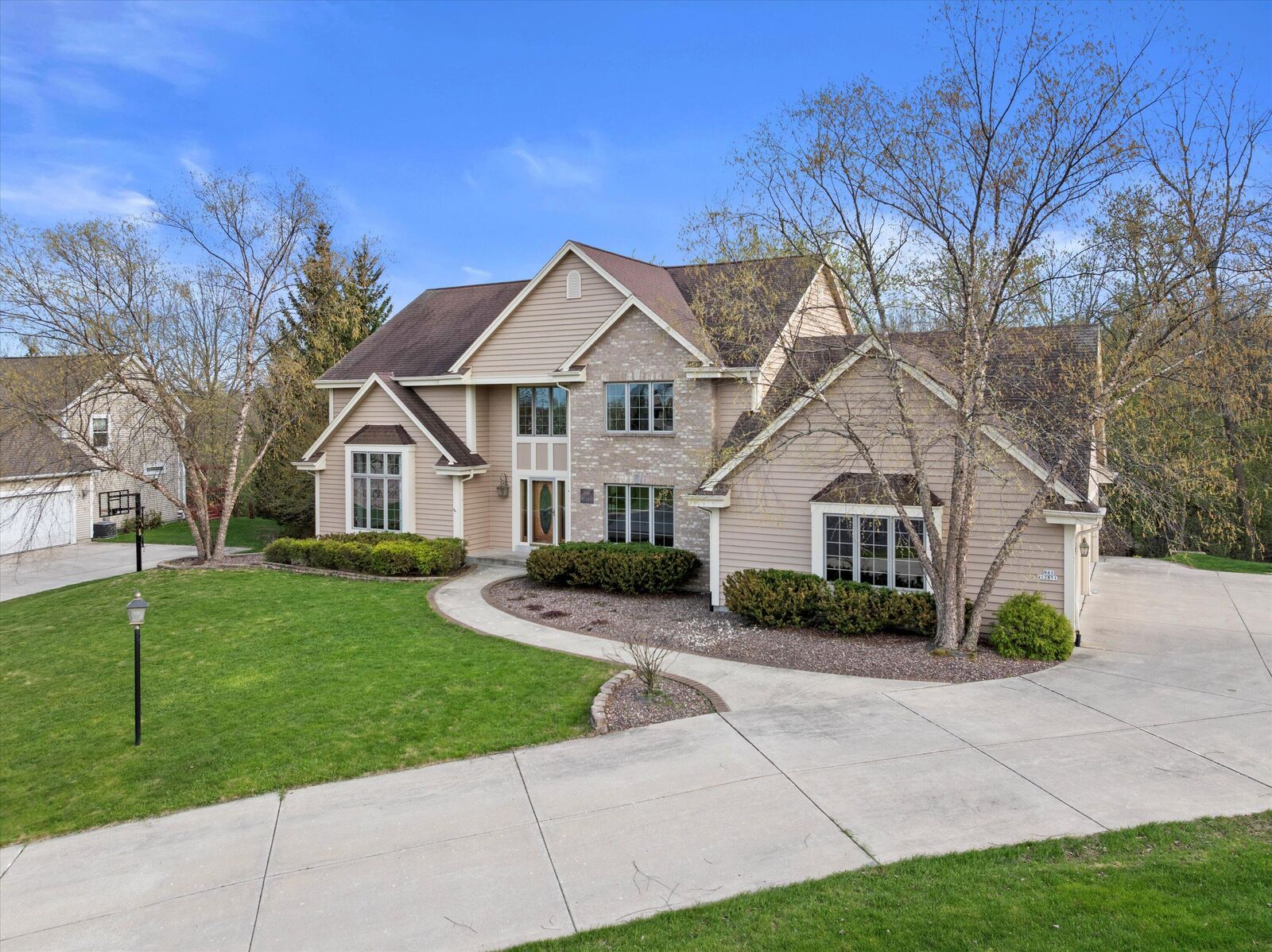 Property Photo:  N61w12851 Hemlock Ct  WI 53051 
