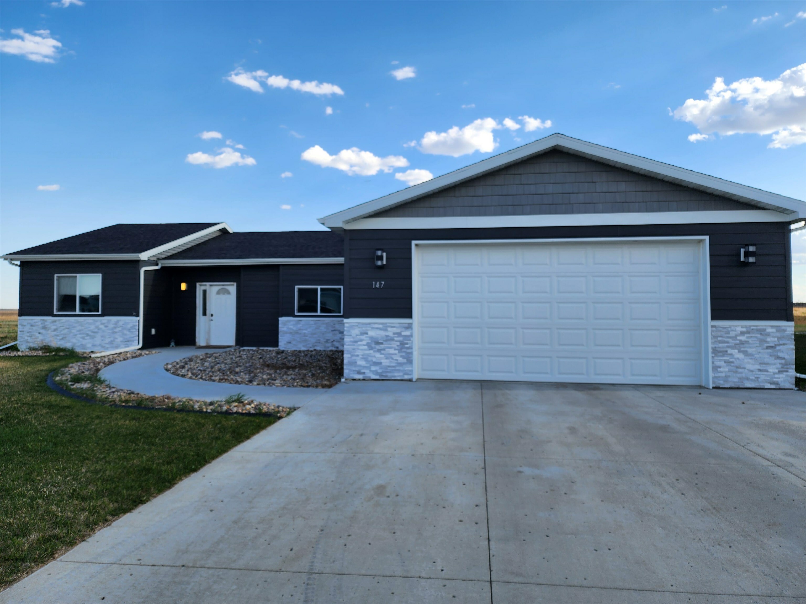 147 Mulberry Loop NE  Minot ND 58703 photo