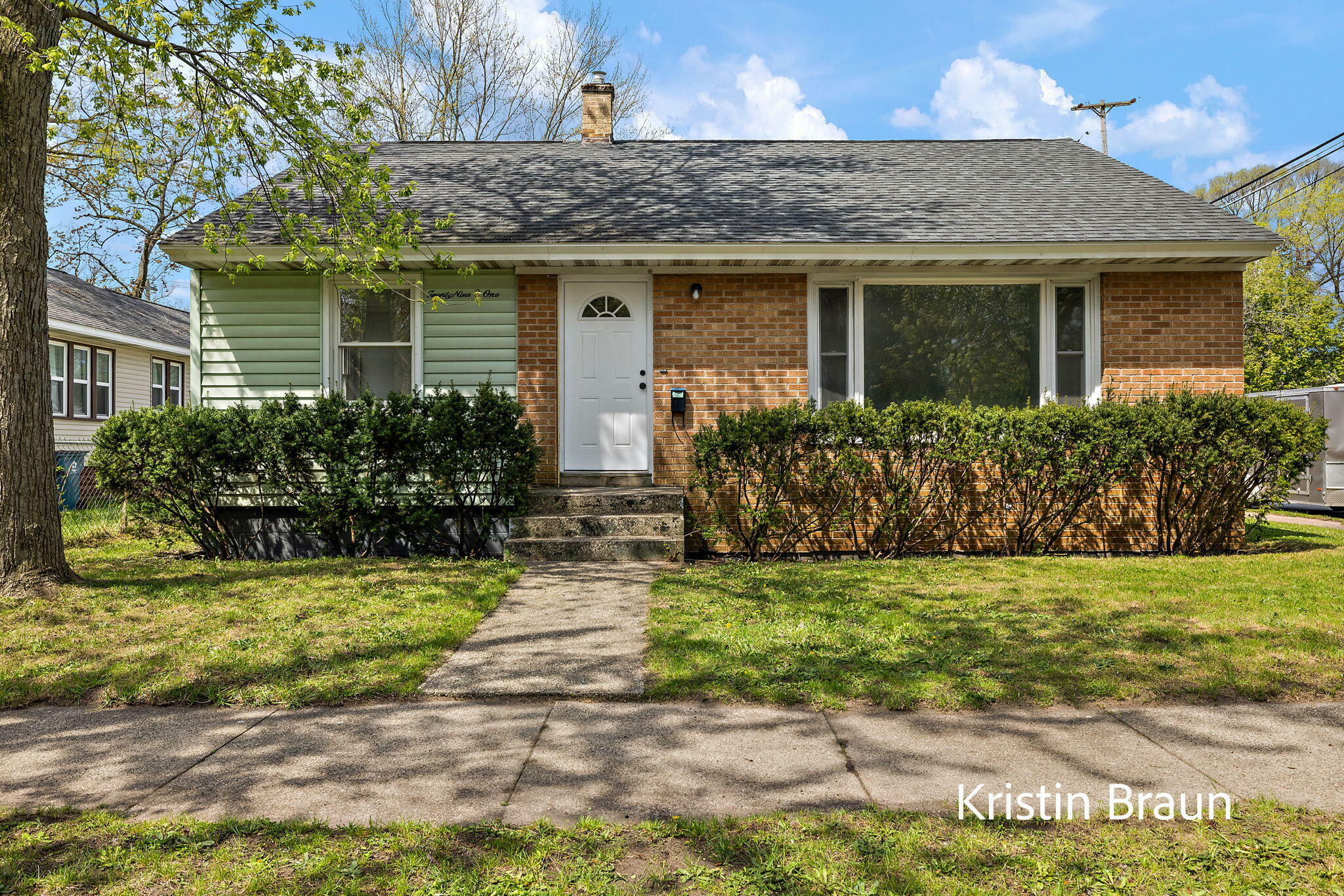 Property Photo: 2901 Lemuel Street MI 49444