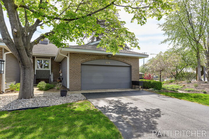 618 Edgewater Drive  Spring Lake MI 49456 photo
