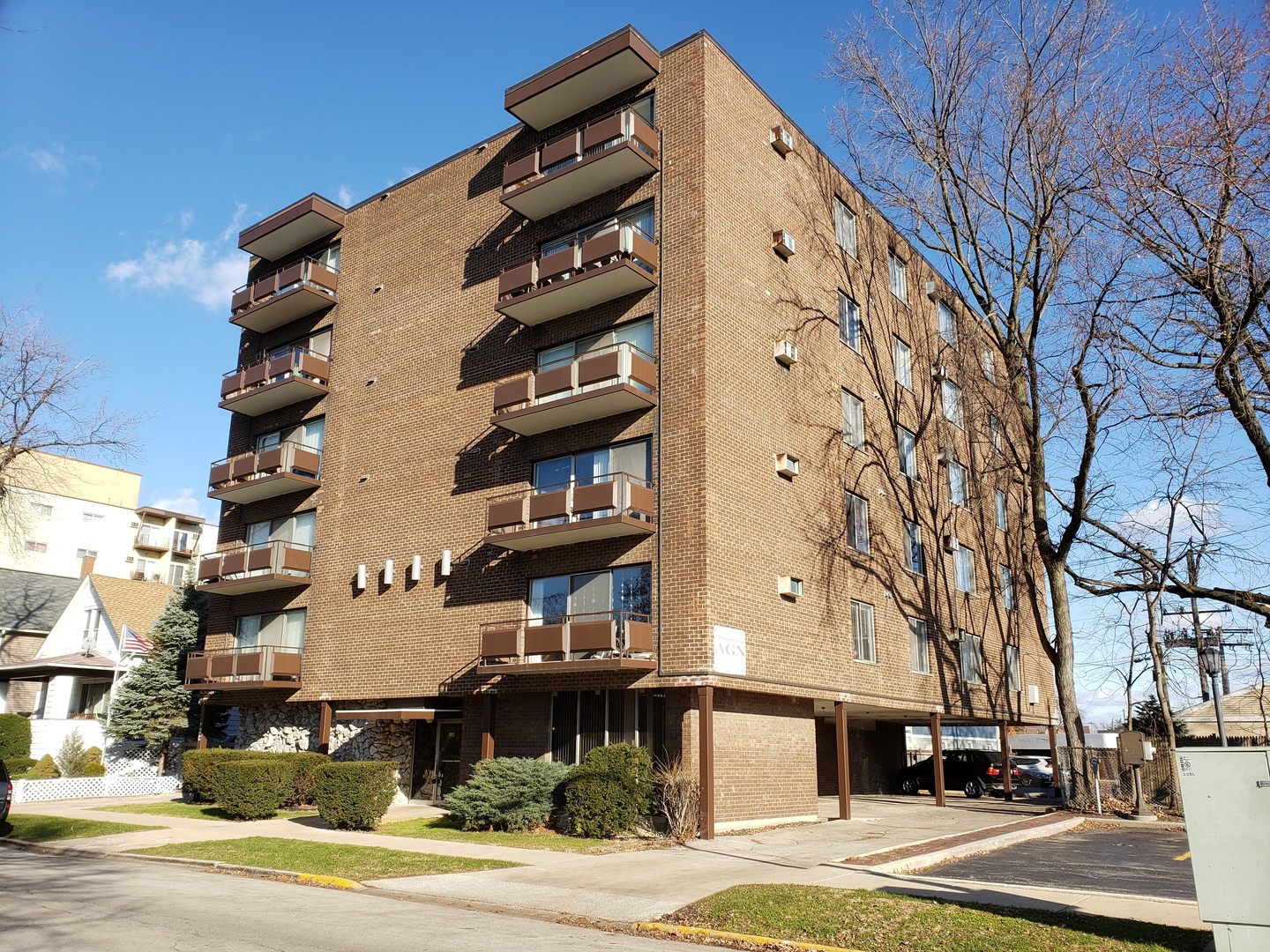 Property Photo: 336 Lathrop Avenue 504 IL 60130