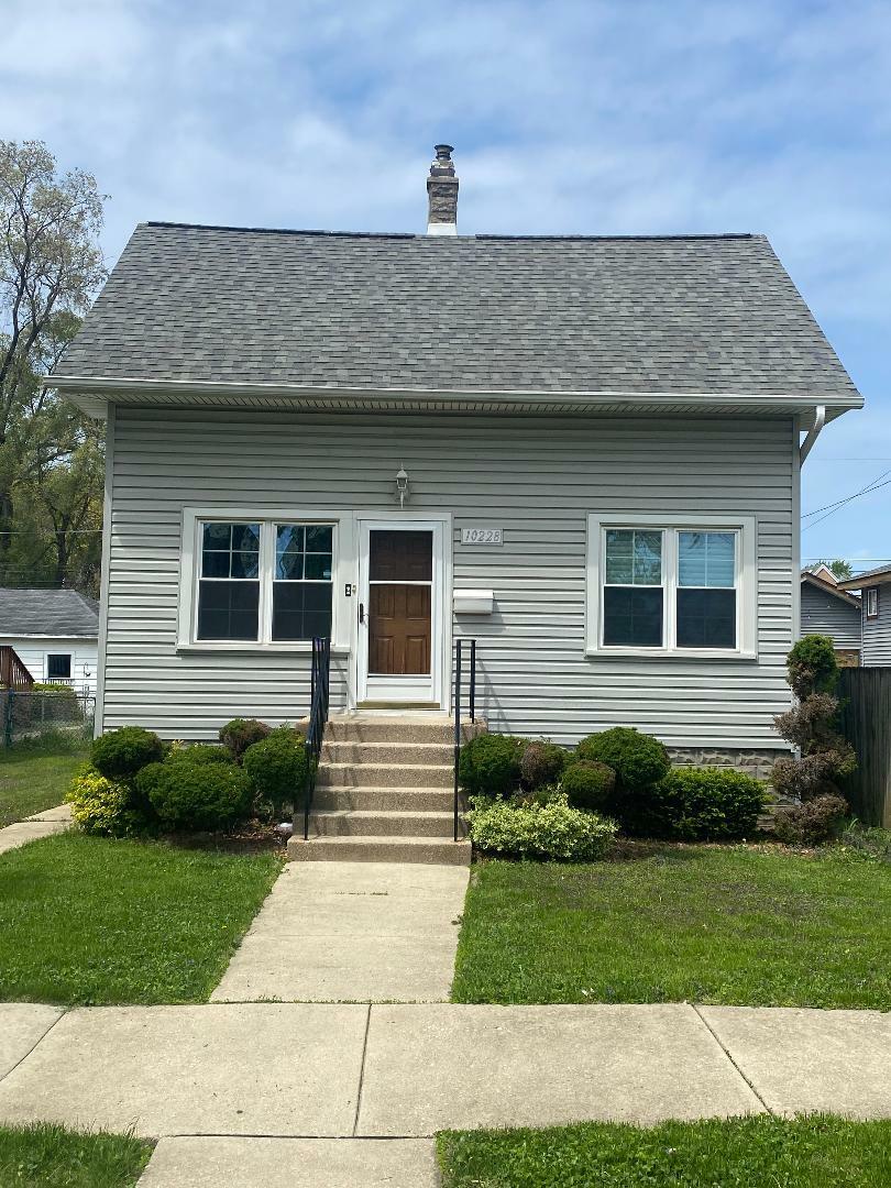 Property Photo: 10228 S Sawyer Avenue IL 60805