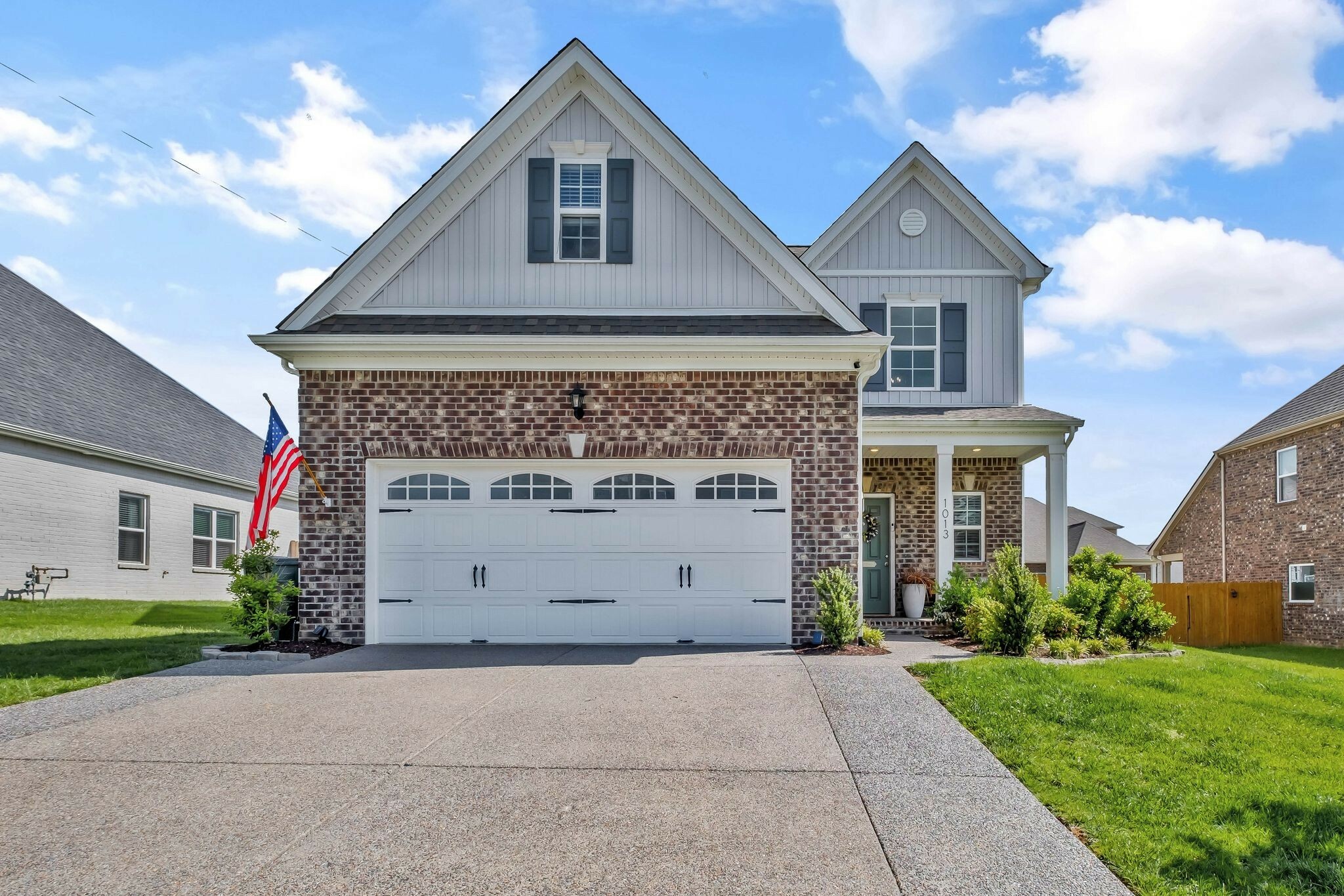 Property Photo: 1013 Wickshire Dr TN 37066